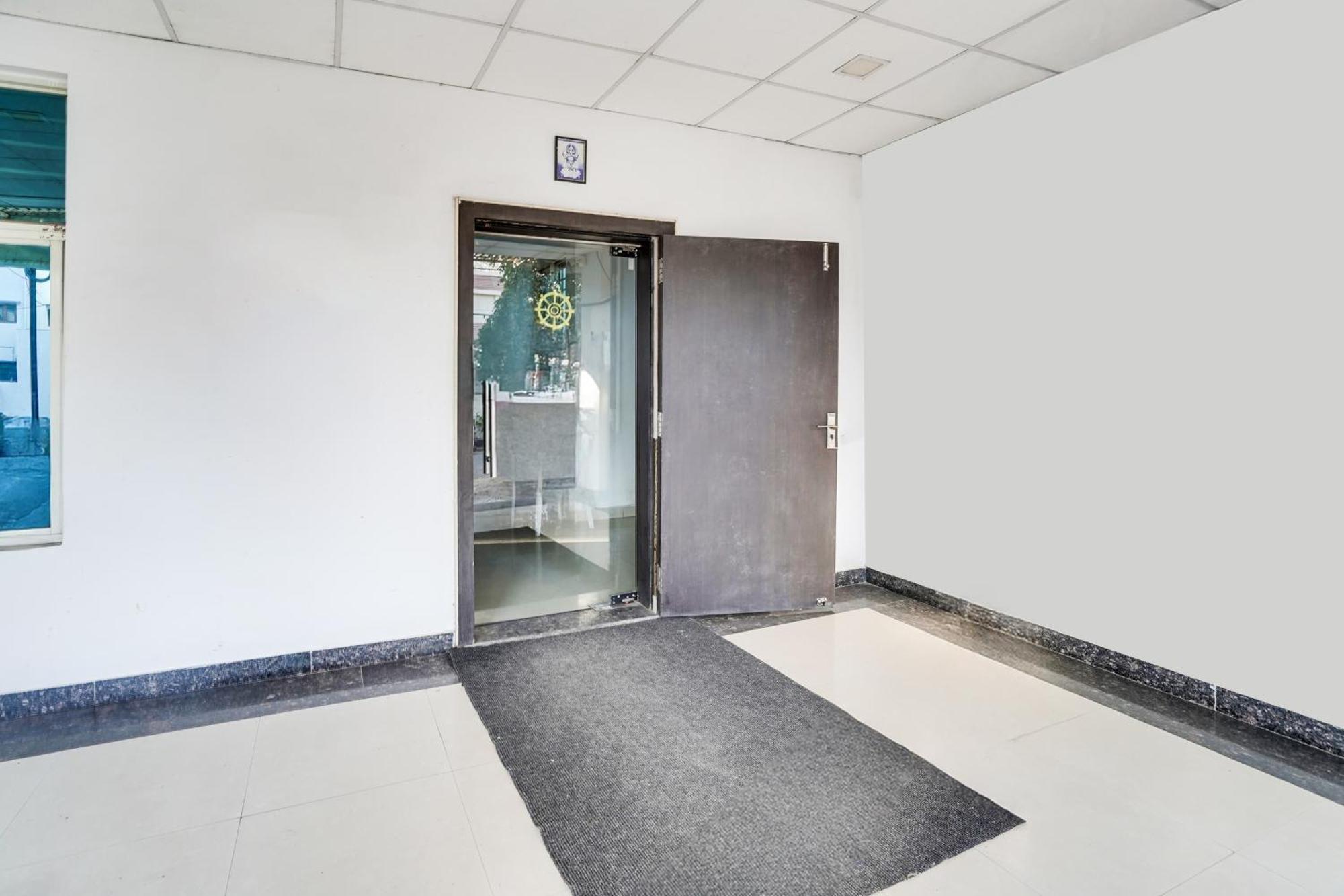 בהופאל Hotel O Danish Nagar Hosangabad Rd מראה חיצוני תמונה