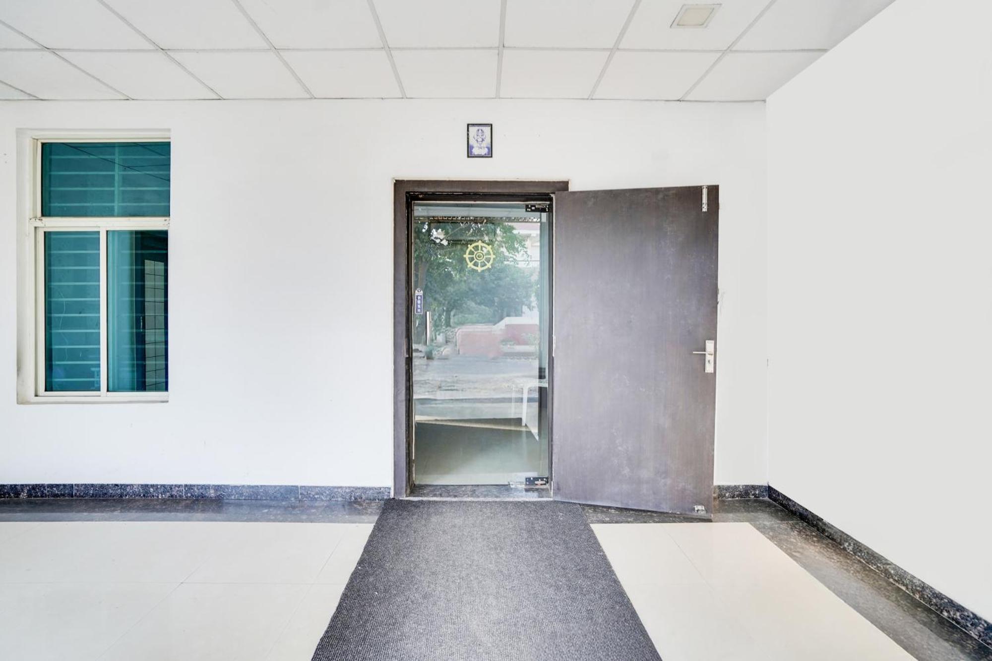 בהופאל Hotel O Danish Nagar Hosangabad Rd מראה חיצוני תמונה